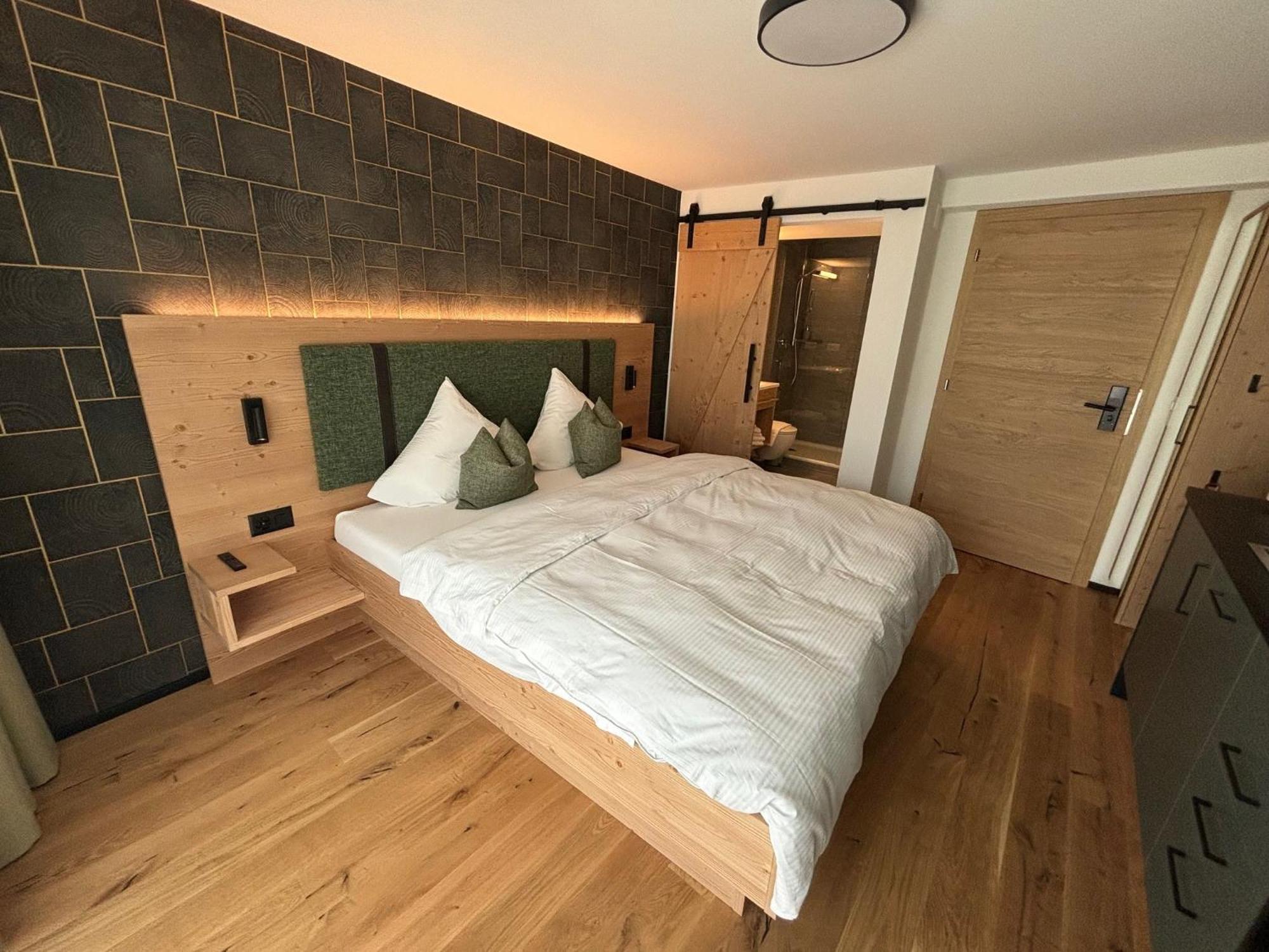 Appart Hotel Pitschonia Self Check-In Andeer Bagian luar foto