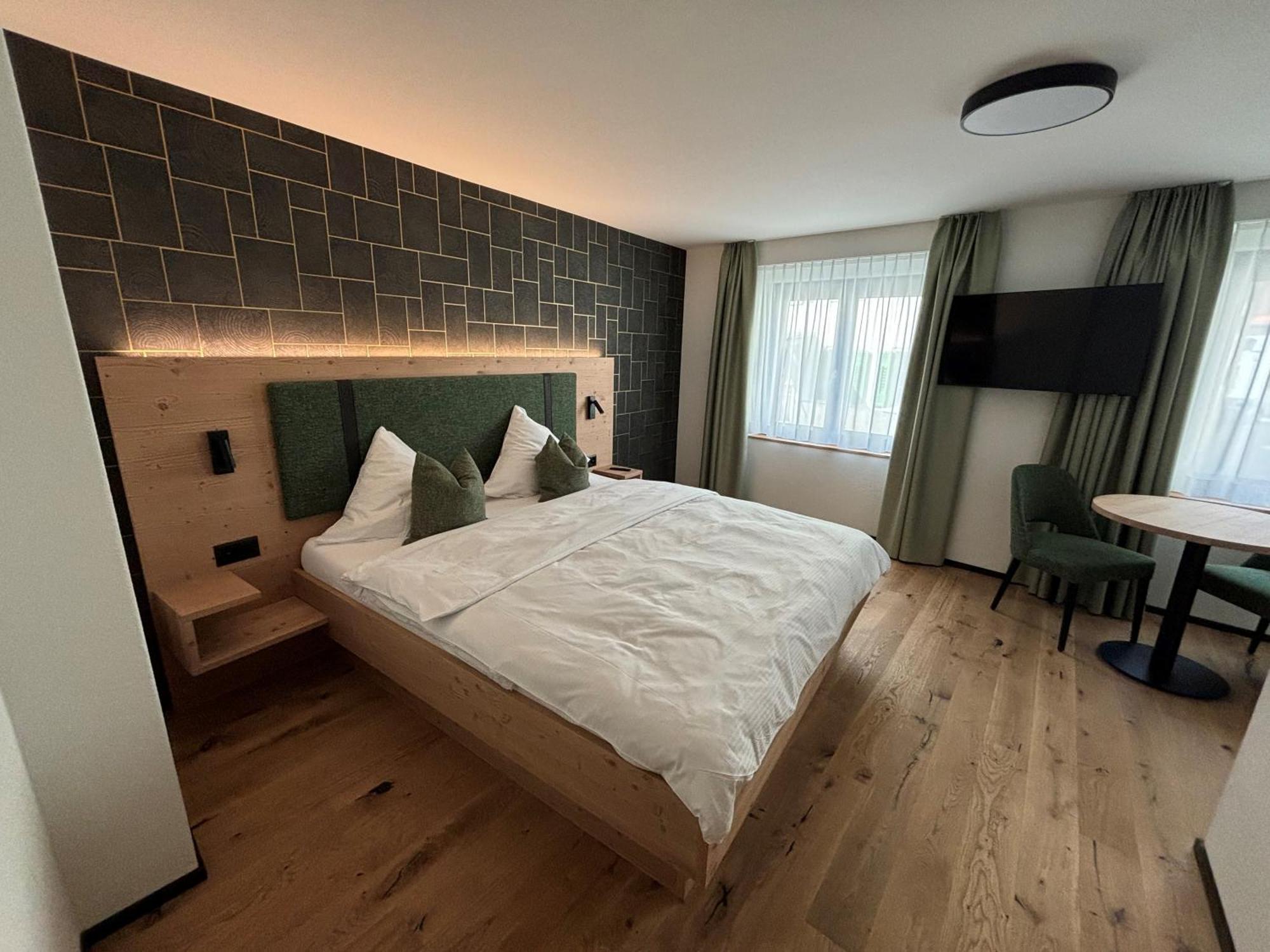 Appart Hotel Pitschonia Self Check-In Andeer Bagian luar foto