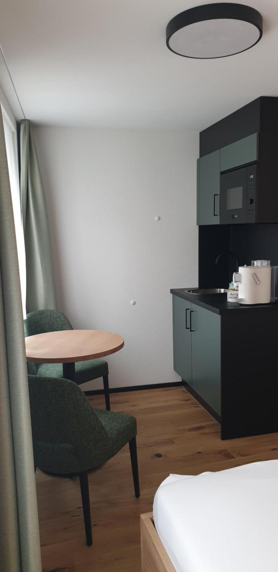 Appart Hotel Pitschonia Self Check-In Andeer Ruang foto