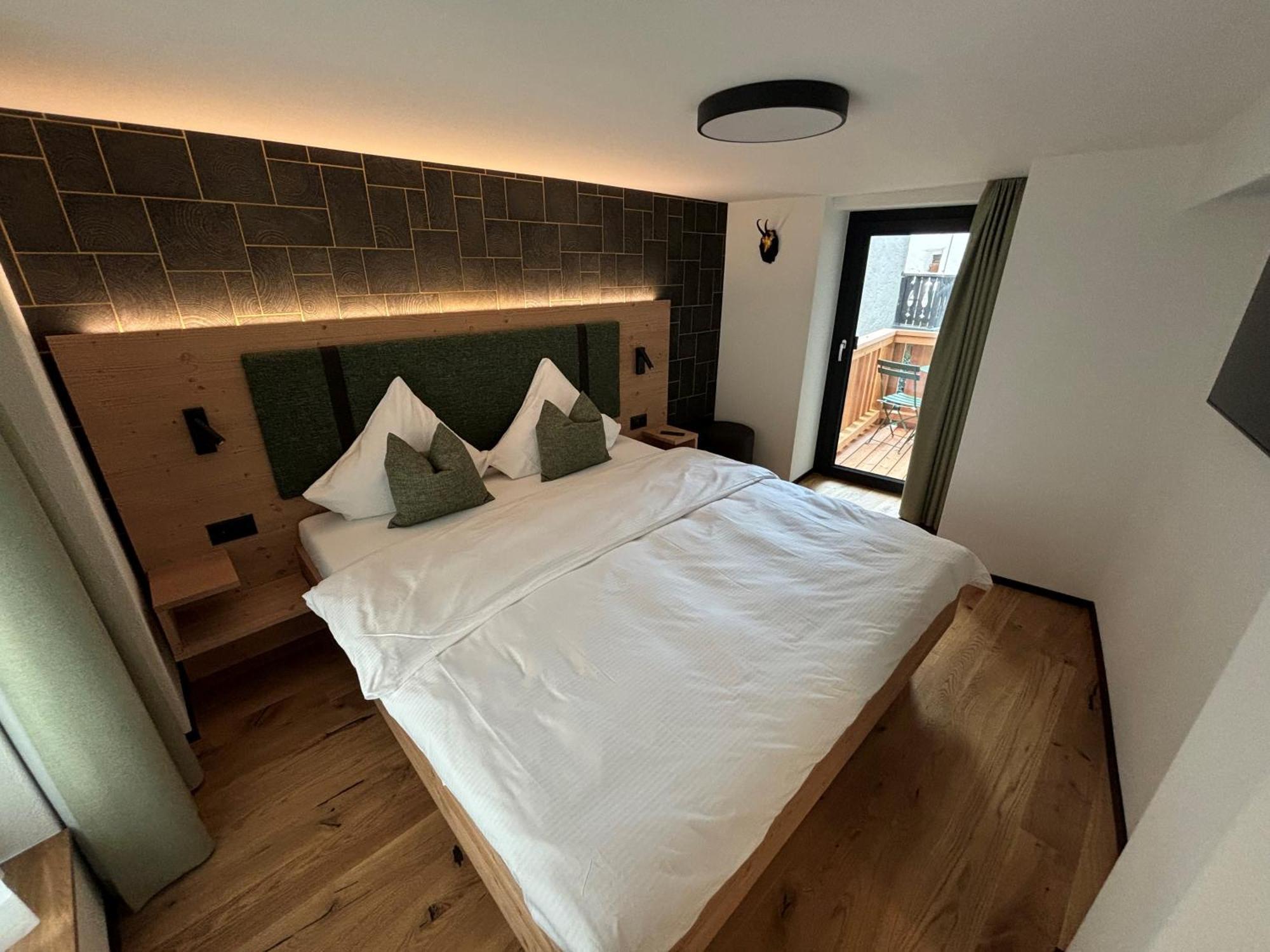 Appart Hotel Pitschonia Self Check-In Andeer Bagian luar foto