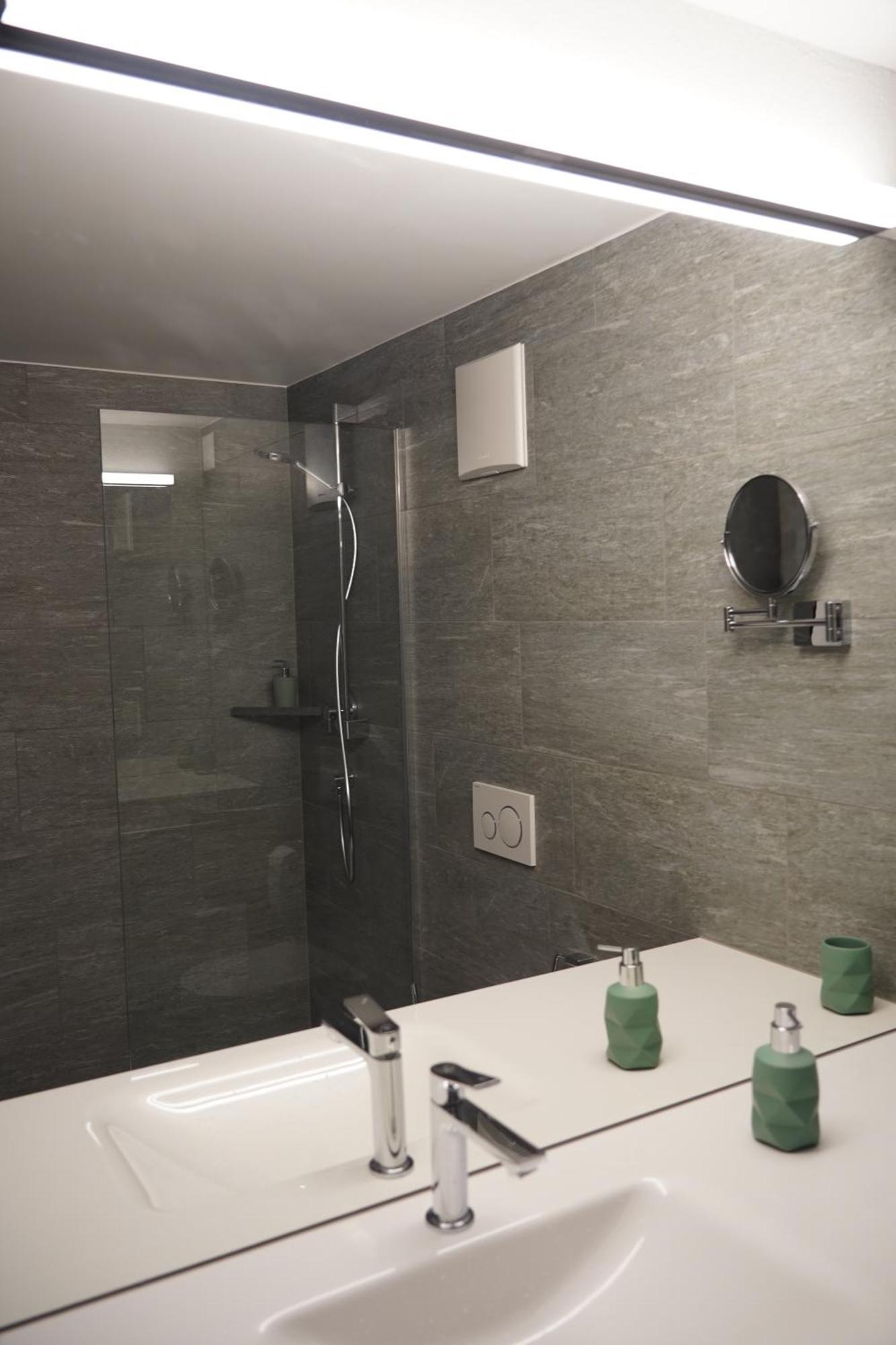 Appart Hotel Pitschonia Self Check-In Andeer Bagian luar foto